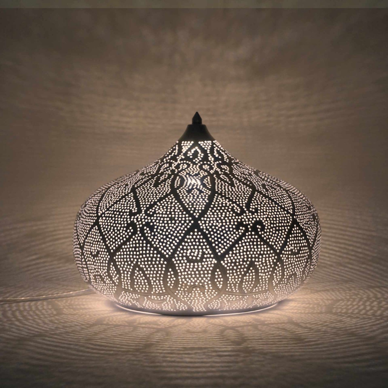 Tisch- Bodenlampe Potiki Marutuna L 30cm versilbert Handwerk sweet mint